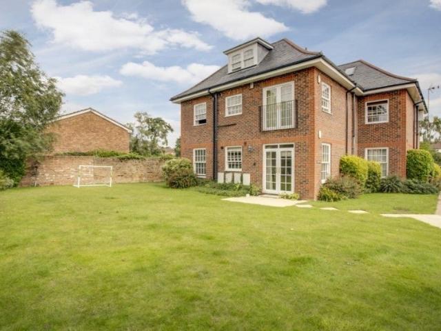 Flat for rent in Chalfont St. Peter, Denham