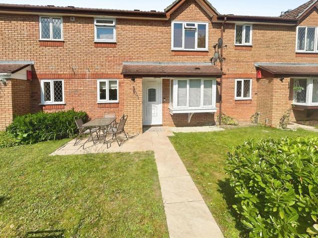 Flat for rent in Fole, Surrey