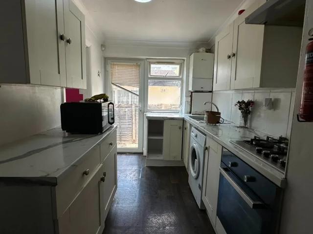 Flat for rent in Little Ilford, Greater London