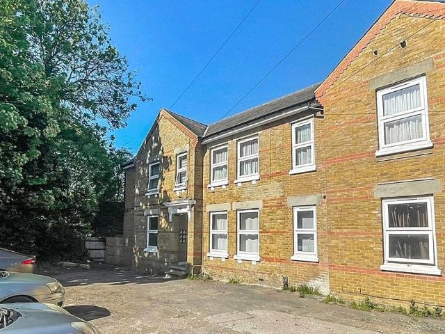 Flat for rent in Ringlestone, Midway
