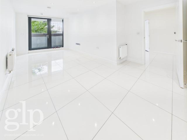 Flat for rent in Hale Village, Tottenham Hale