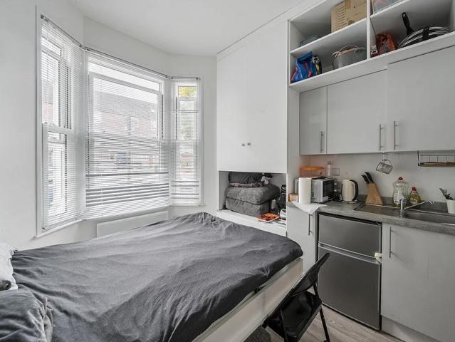 Flat for rent in London Borough of Lewisham, Greater London