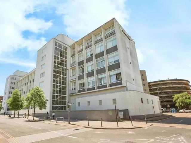 Flat for rent in St Matthew's, Old Wharf