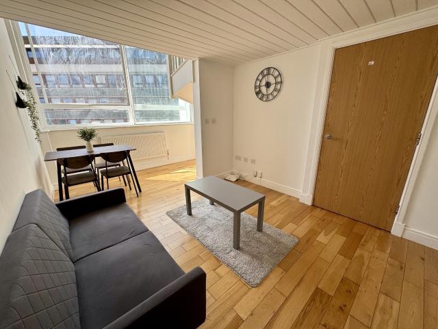 Flat for rent in St Matthew's, Old Wharf