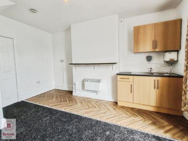Flat for rent in Nelson, Higherford