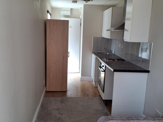 Flat for rent in London Borough of Ealing, Hanwell