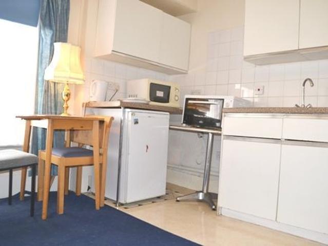 Flat for rent in Bayswater, Greater London