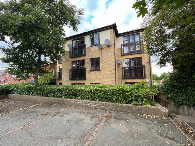 Flat for rent in Swanscombe, Dartford