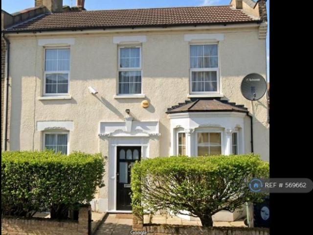 Flat for rent in Temple Mills, Greater London