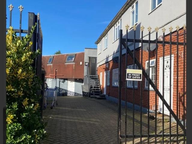 Flat for rent in Widmore, Greater London