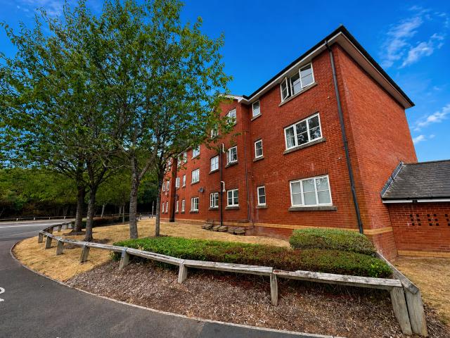 Flat for rent in Newcourt, Watergate