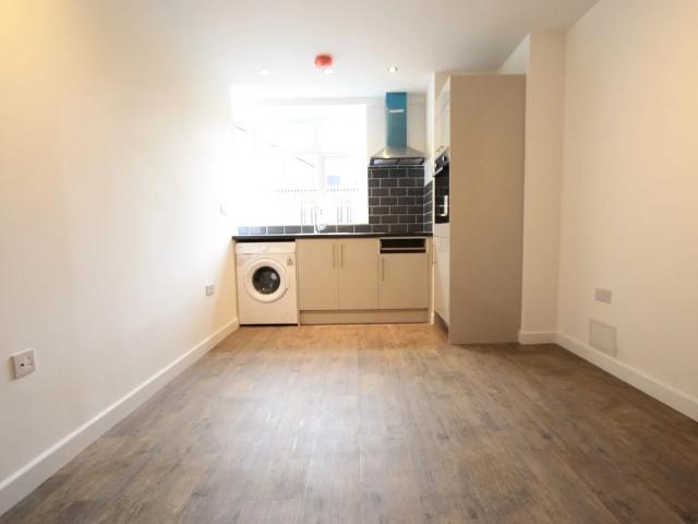 Flat for rent in London Borough of Lewisham, Ladywell