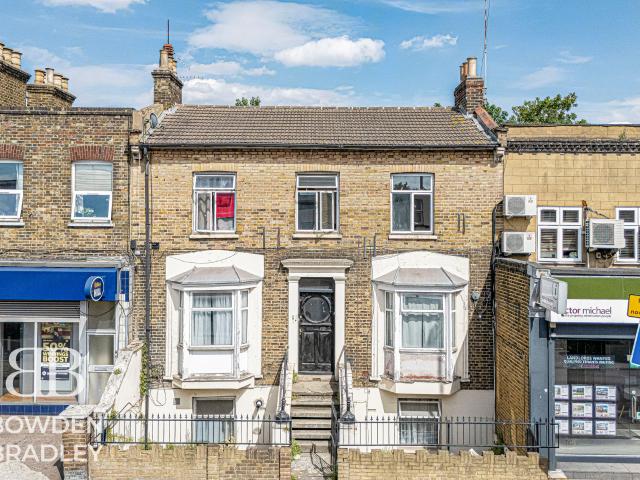 Flat for rent in Maryland, Greater London