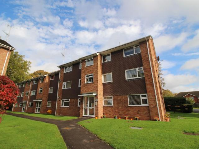 Flat for rent in Southcote, Reading