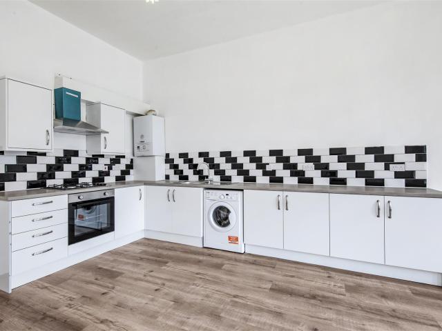 Flat for rent in Horn Park, Greater London