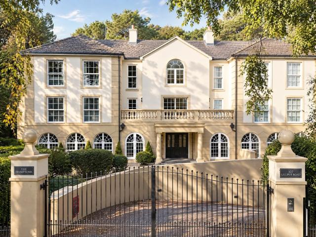 Flat for rent in Canford Cliffs, Poole