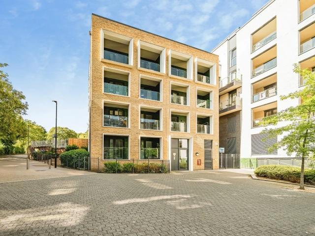Flat for rent in Daws Hill, Cressex