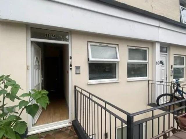 Flat for rent in Sutton New Town, Greater London