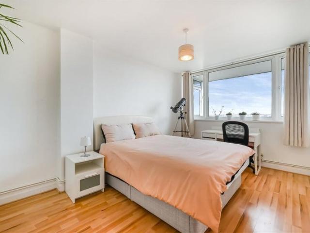 Room for rent in Southfields, Greater London