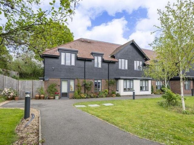 Flat for rent in Cross In Hand, East Sussex