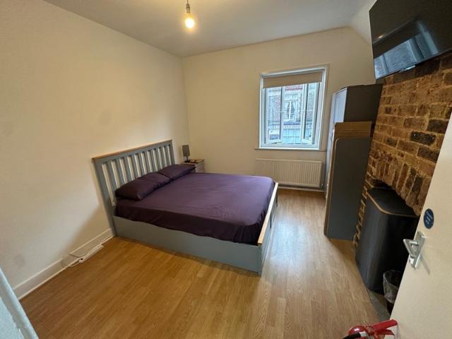 Flat for rent in Turners Hill, Mid Sussex