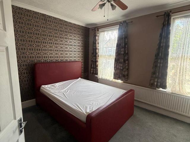 Flat for rent in Little Ilford, Greater London