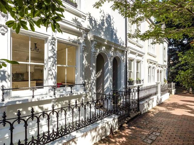 Flat for rent in Broadwater Down, Sandown Park