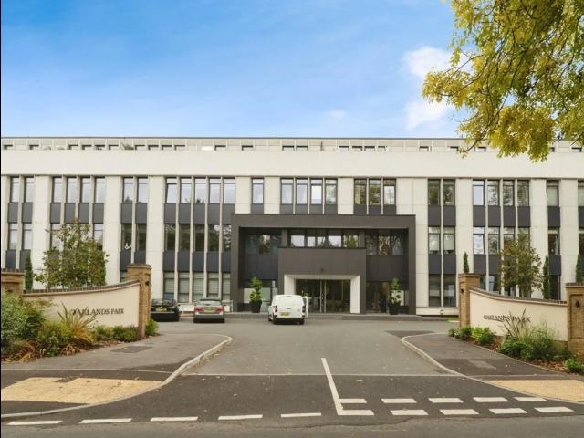 Flat for rent in Blackhills, Surrey