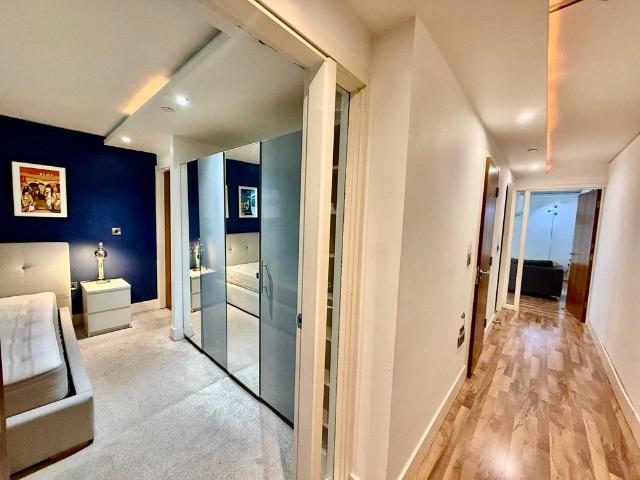 Flat for rent in City Centre, Georgia