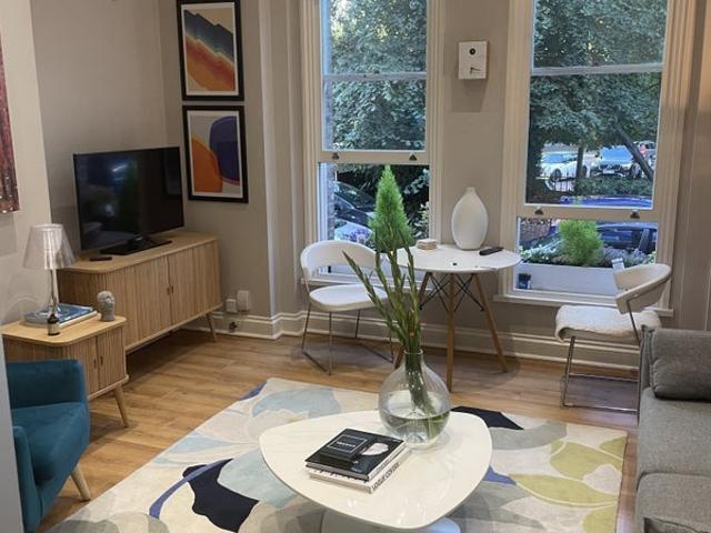 Flat for rent in Calderstones