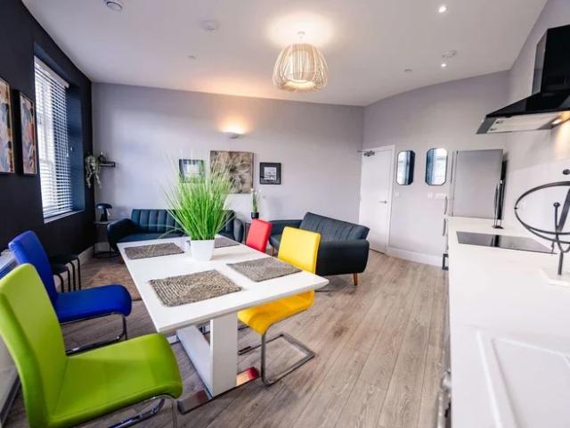 Flat for rent in Falcon Lodge, Wales