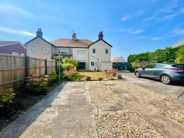Flat for rent in Rhos-on-sea, Wales
