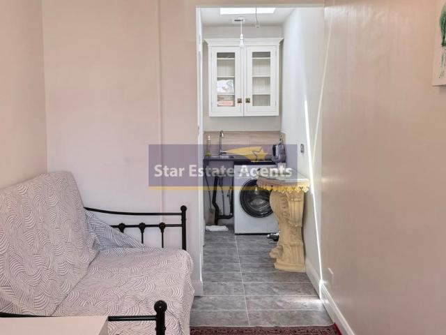 Flat for rent in London Borough of Ealing, Greater London