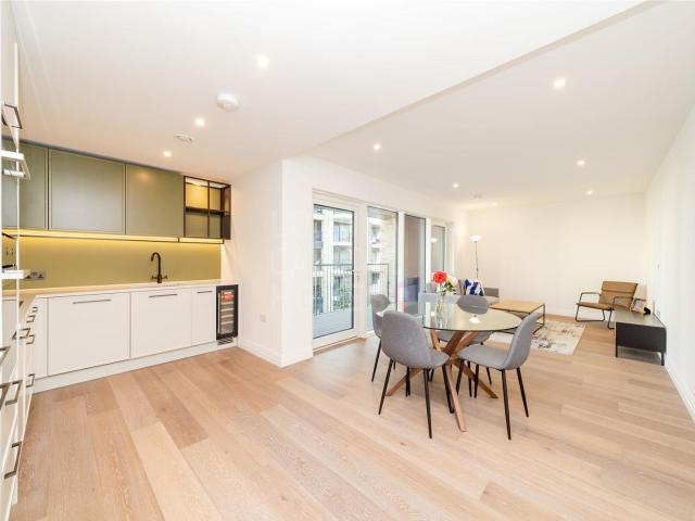 Flat for rent in Littlecote, West Sussex