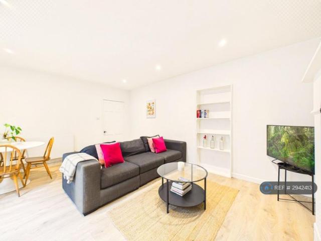 Flat for rent in Ewens Farm, Golden Valley