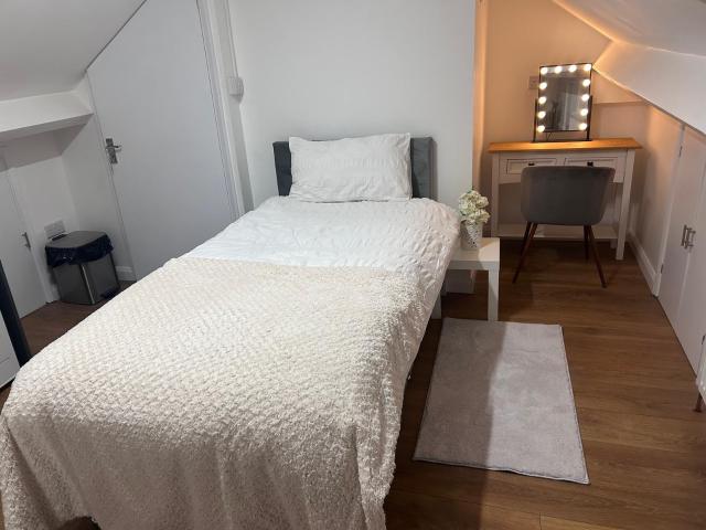 Apartment for rent in Charlotteville, Westborough