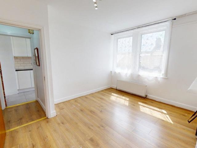 Flat for rent in London Borough of Croydon, Norbury