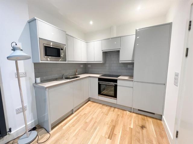Flat for rent in London Borough of Croydon, Greater London