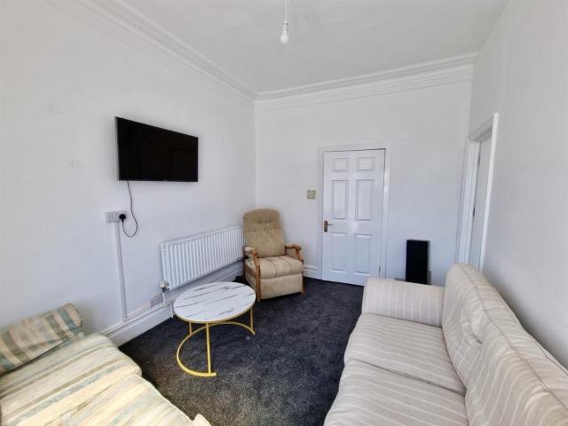 Flat for rent in London Borough of Croydon, Greater London
