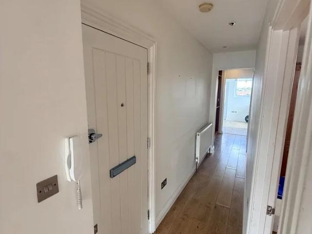 Flat for rent in Worcester Park, Greater London