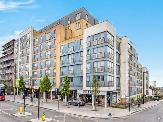 Flat for rent in London Borough of Croydon, Greater London