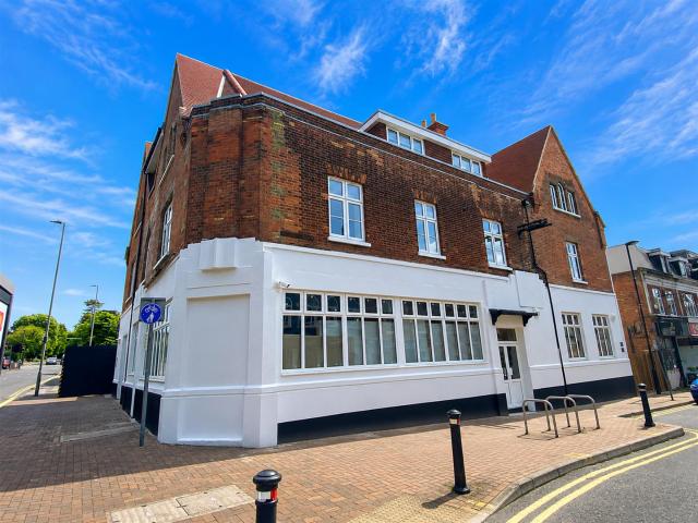 Flat for rent in Blackwater and Hawley, Hart