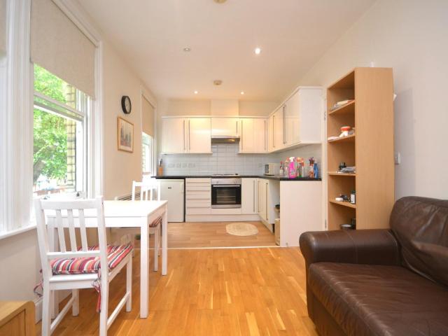 Flat for rent in Newtown, Reading