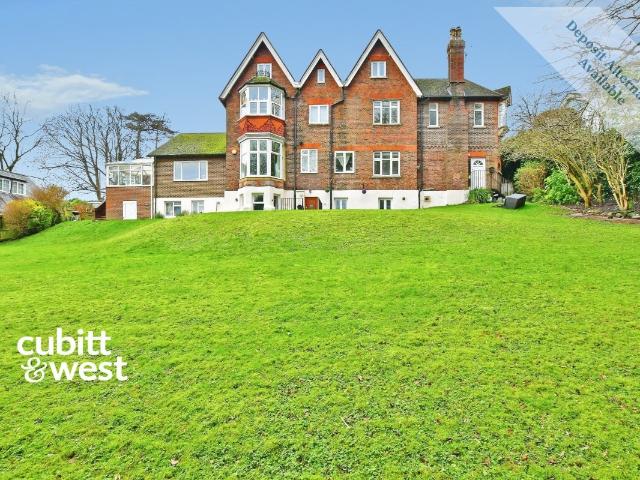 Flat for rent in The Butts, Kent