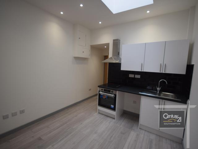 Flat for rent in The Polygon, City Of Southampton