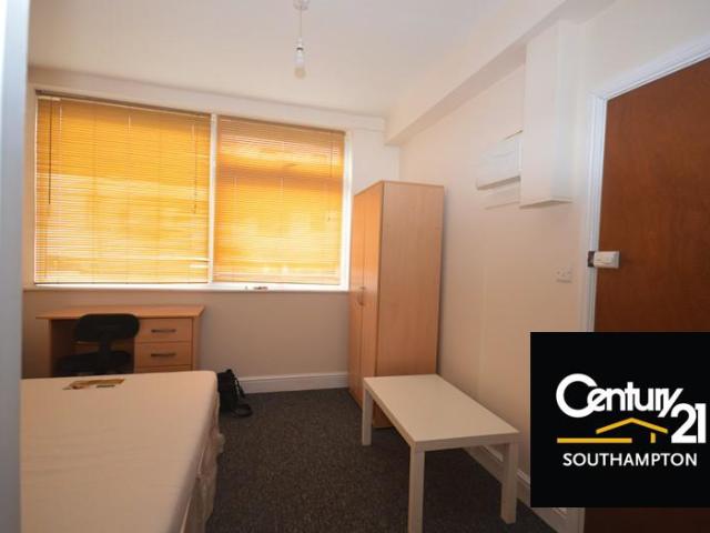 Flat for rent in The Polygon, City Of Southampton
