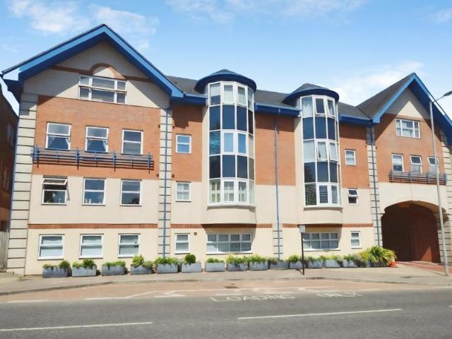 Flat for rent in St Albans, Five Acres