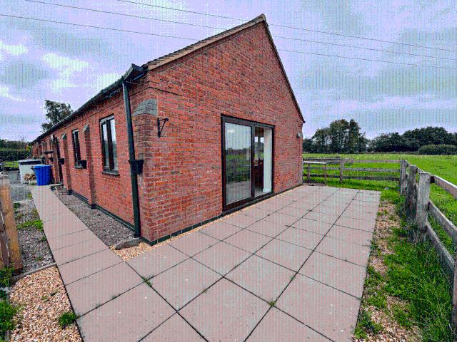 Flat for rent in Great Haywood, Stafford