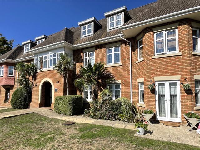 Flat for rent in Heol-las, Surrey