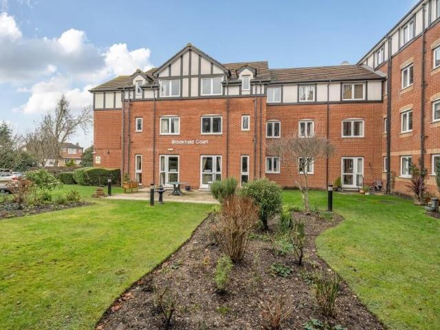 Flat for rent in Southborough, Sandown Park